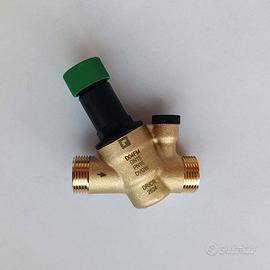Riduttore di pressione maschio/maschio da 3/4"