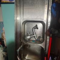 lavello in acciaio inox 