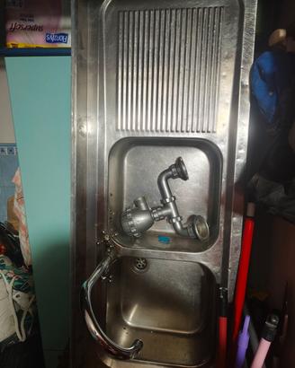 lavello in acciaio inox 