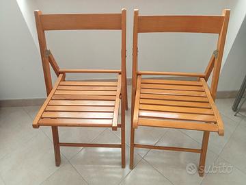 Coppia di sedie pieghevoli in legno – Salvaspazio
