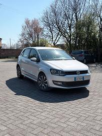 Volkswagen Polo 1.2 Comfortline - 2010

- Benzina