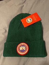 Berretto lana tipo canada goose verde scuro