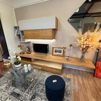 Soggiorno in legno massello