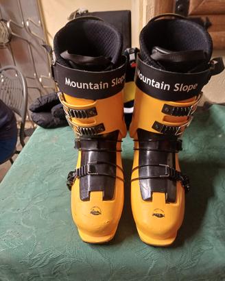 mountain slope boots snowboard 