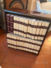 Enciclopedia Britannica del 1963 con mobile