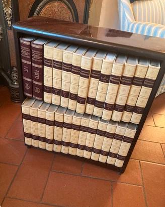 Enciclopedia Britannica del 1963 con mobile
