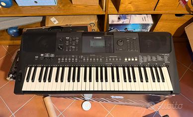 Yamaha PSR E463