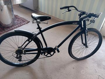 Bicicletta Cafè Racer nera