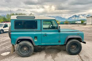 Land Rover Defender 90 D