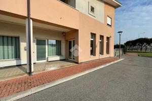 NEGOZIO A BORGOSATOLLO