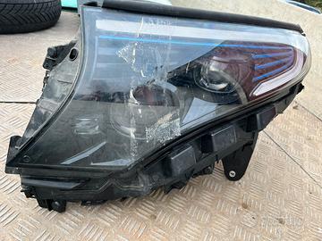 Faro/fanale Mercedes Eqc