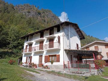 In alta valle varaita privato vende