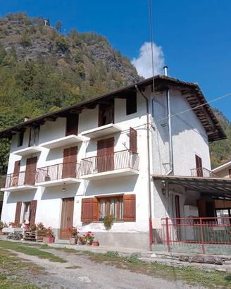 In alta valle varaita privato vende