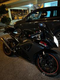 Suzuki gsx r 1000 k8 anno 2008 trattabile
