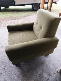 Coppia di poltrone verdi anni '60