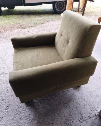 Coppia di poltrone verdi anni '60