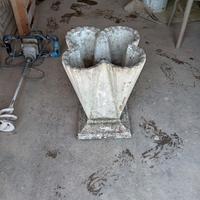 Vaso fioriera in cemento