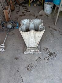 Vaso fioriera in cemento