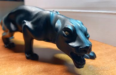 Pantera nera in pietra lavica