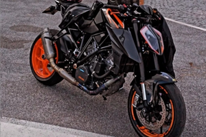 KTM 1290 superduke 2019 akrapovic
