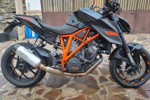 KTM superduke R 1290  del 2015