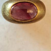 ANELLO IN ORO GIALLO SATINATO CON AMETISTA