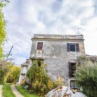 CASA SEMINDIPENDENTE A VACONE