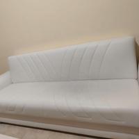 Divano letto bianco apribile a libro