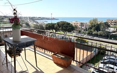 Attico 110MQ vista mare con terrazzo vista mare e