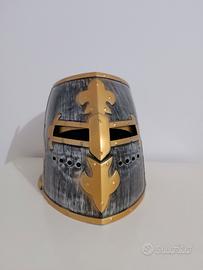 elmetto cavaliere medievale 