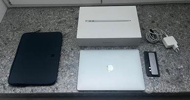 MacBook Air 13" 2020+Second Skin+Adattatore Anker