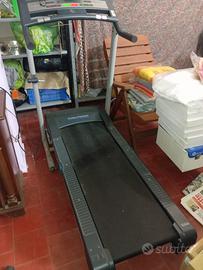 Tapis roulant + attrezzo per addominali t-crunch