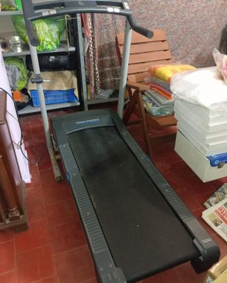 Tapis roulant + attrezzo per addominali t-crunch