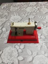 macchina per cucire giocattolo 