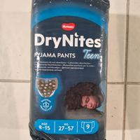12 confezioni da 9 pannolini DryNites Huggies