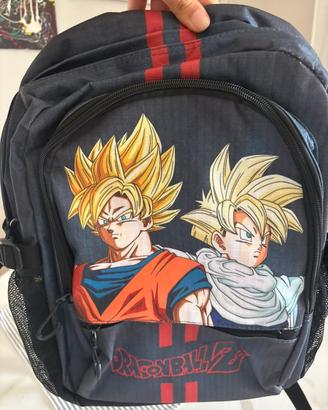 Zaino nuovo con etichetta