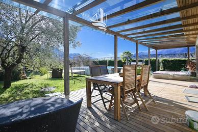 Maso chiuso con ampio terreno a San Giacomo