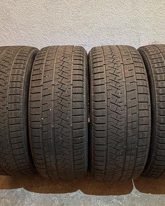 Pneumatici invernali 235/50 R19 103H