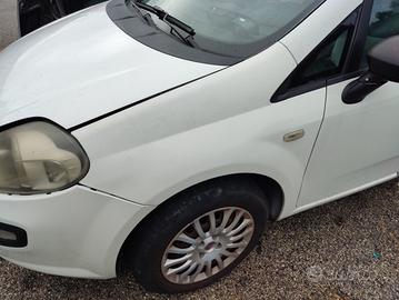 Parafango sinistro FIAT GRANDE PUNTO del 2011