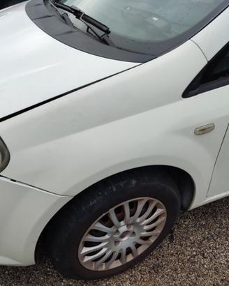 Parafango sinistro FIAT GRANDE PUNTO del 2011