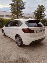 BMW 216d