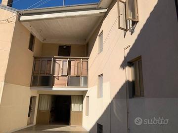 Tomba di Mereto abitazione friulana con scoperto