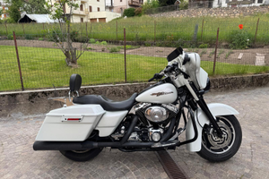 Harley Davidson touring street glide FLHXI