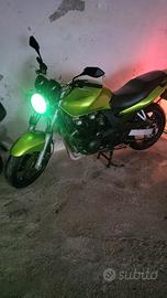kawasaki zr750 