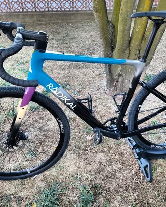 Nuova gravel in carbonio taglia L / 58