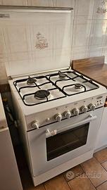 Piano cottura e forno a gas metano