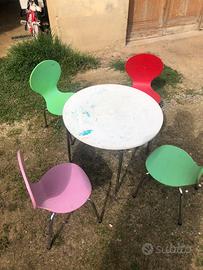Tavolino più sedie bimbi