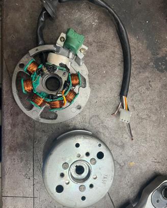 VOLANO + STATORE MOTORE MINARELLI YAMAHA 50