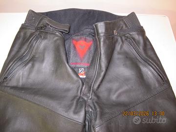 pantaloni per moto