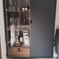 Mobile vetrina con gamba in legno